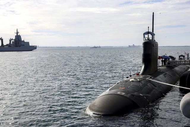 Γιατί ο Τραμπ μετακινεί πυρηνικά υποβρύχια - Ο "πόλεμος" αναρτήσεων με τον Μεντβέντεφ