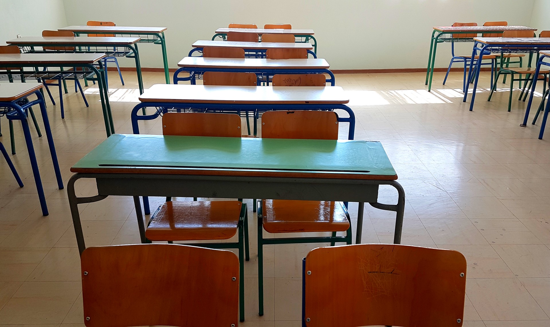 Ίλιον: Γονείς μαθητών Ειδικού Σχολείου καταγγέλλουν μαθήματα μέσα σε αποθήκες