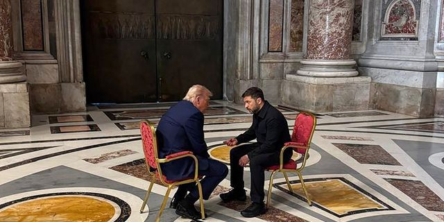 Bloomberg: Το αδιέξοδο του Ζελένσκι – Να ρισκάρει την οργή Τραμπ ή να παραχωρήσει εδάφη;