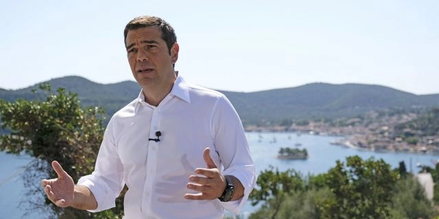Όταν ο Τσίπρας πήγε στην Ιθάκη και ο Μητσοτάκης “έβλεπε” 4ο Μνημόνιο