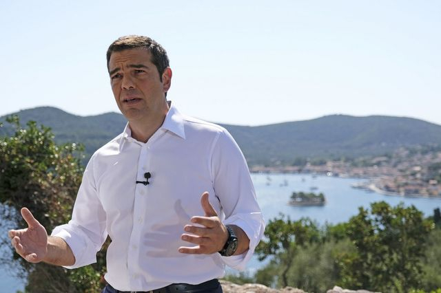 Όταν ο Τσίπρας πήγε στην Ιθάκη και ο Μητσοτάκης “έβλεπε” 4ο Μνημόνιο