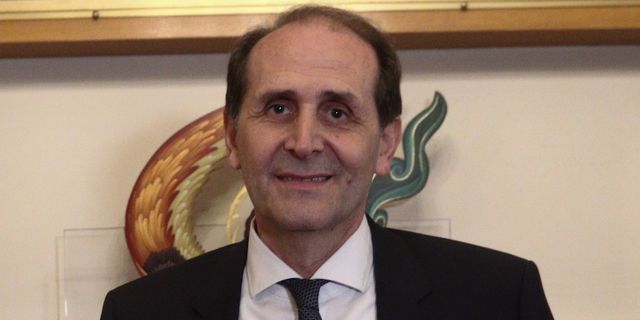 Απόστολος Βεσυρόπουλος