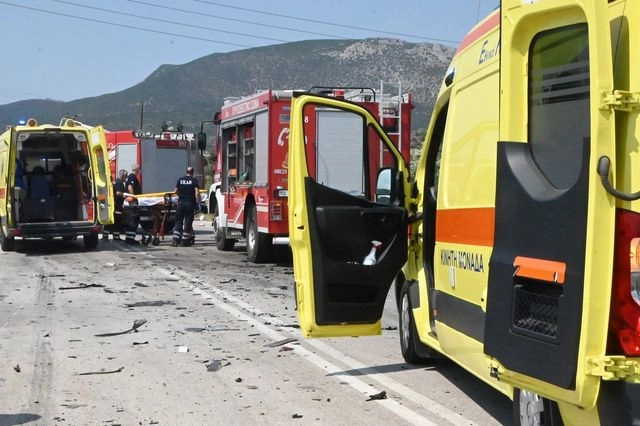 Κρήτη: Σύγκρουση δύο βαν στον ΒΟΑΚ – Τουλάχιστον 8 τραυματίες