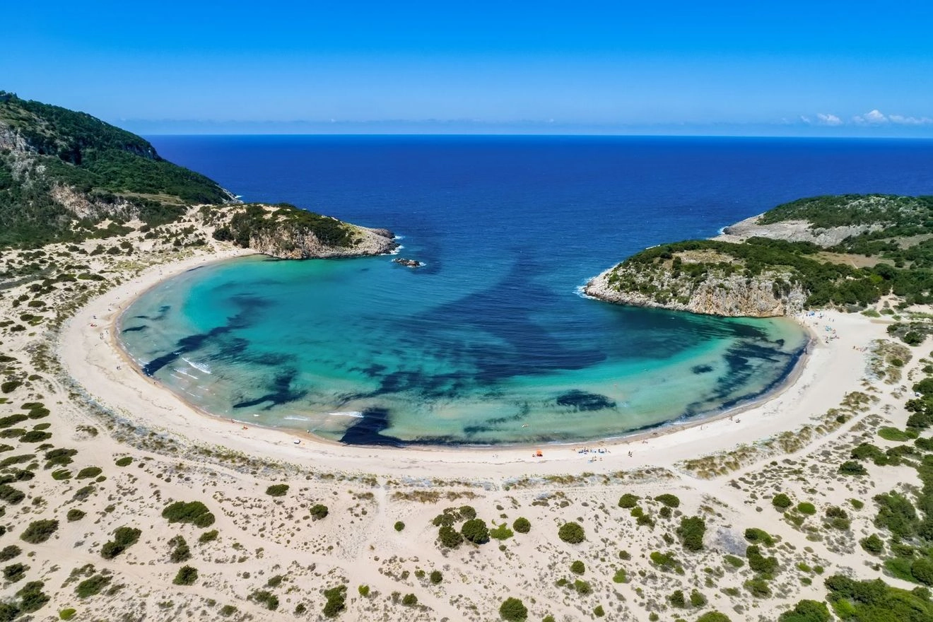 Οι 7 καλύτερες παραλίες της Πελοποννήσου – Πόσο απέχουν από την Αθήνα