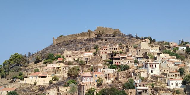 Περιορισμένες φθορές σε μνημεία της Χίου από τη μεγάλη φωτιά στη Βολισσό