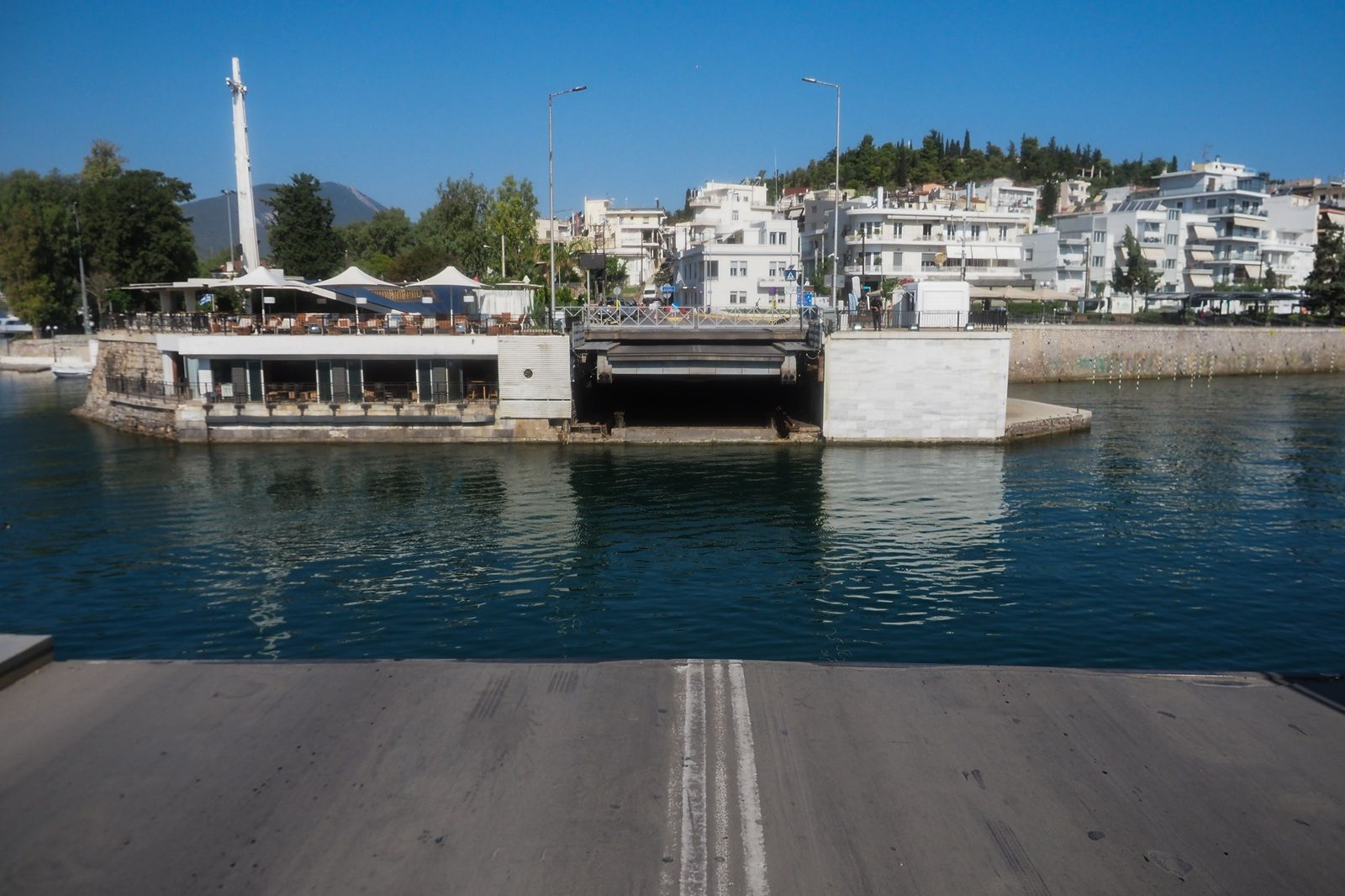 Βλάβη στη γέφυρα της Χαλκίδας