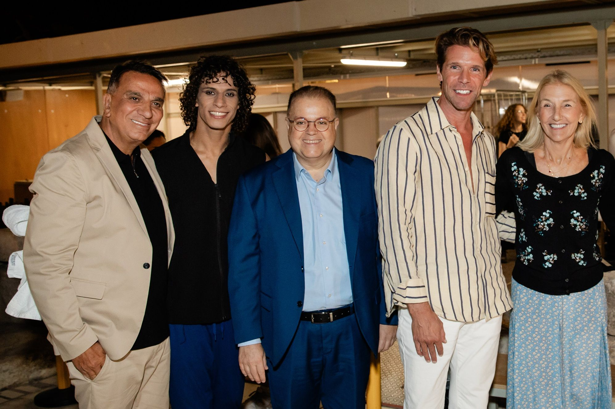 Στέλιος Κωνσταντινίδης, Oscar Eduardo Chacon, Γιώργος Τσαπρούνης, Julien Favreau, Αλεξάνδρα Μαρτίνου Στιγμιότυπο στο φινάλε της παράστασης