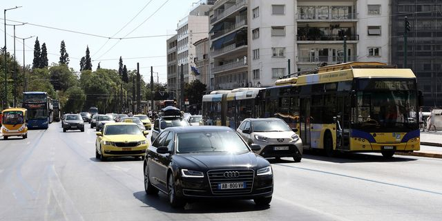 Κίνηση στους δρόμους: Φρακαρισμένος ο Κηφισός και το κέντρο – Καθυστερήσεις έως 25′ στην Αττική Οδό