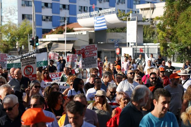 Θεσσαλονίκη: Στους δρόμους οι υγειονομικοί ενόψει της ΔΕΘ