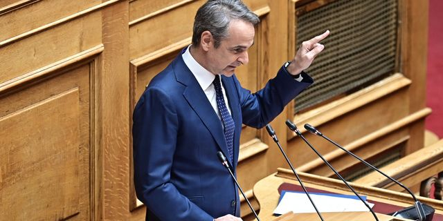 Ο Μητσοτάκης προσπαθεί να μαζέψει ξανά την “όλη ΝΔ”