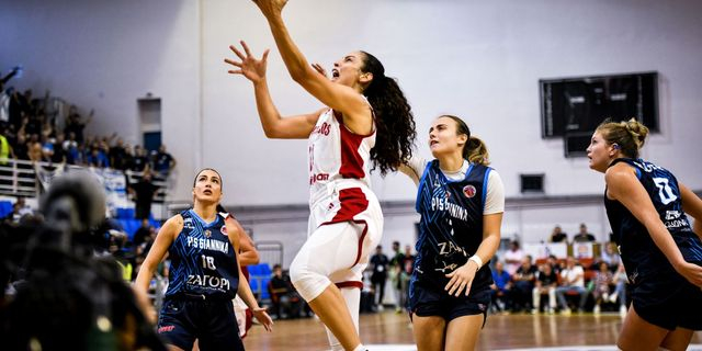 Ολυμπιακός – ΠΑΣ Γιάννινα 74-30: Με απίθανη Χριστινάκη πήρε το πρώτο Super Cup Γυναικών στην ιστορία