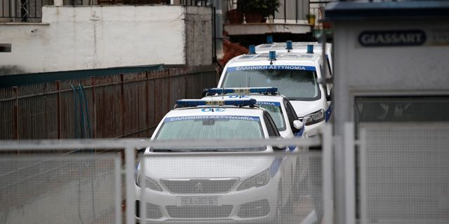 Μεταγωγή στο αυτόφωρο του Βασίλη Μπισμπίκη