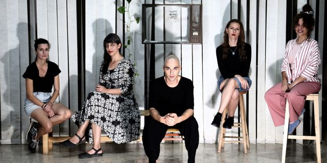 “Μέσα στο ναρκοπέδιο, μου είπαν πως θα μάθω να χορεύω”