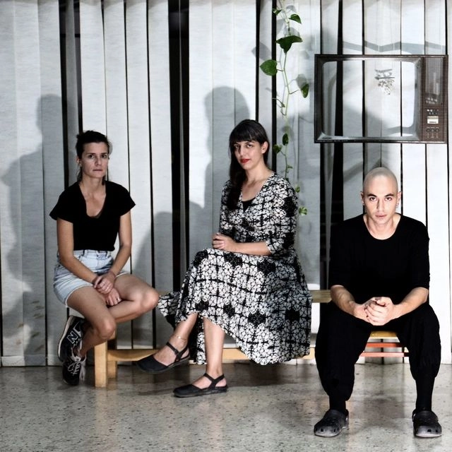 “Μέσα στο ναρκοπέδιο, μου είπαν πως θα μάθω να χορεύω”