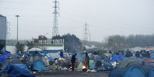 Μάγχη: Περισσότεροι από χίλιοι άνθρωποι διέσχισαν το στενό σε μία ημέρα