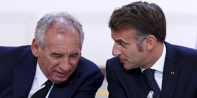 Μακρόν και Μπαιρού