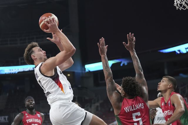 Γερμανία-Πορτογαλία 85-58: Οι πρωταθλητές κόσμου ανέβασαν στροφές στο φινάλε και πέρασαν στους “8” του EuroBasket 2025