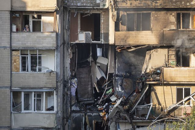 Ουκρανία: Τουλάχιστον 20 νεκροί από ρωσικό βομβαρδισμό – “Στυγνό χτύπημα”, λέει ο Ζελένσκι