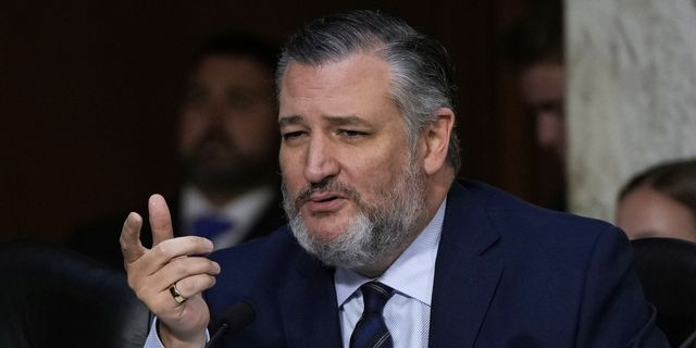 Ο Τεντ Κρουζ συγκρίνει τις απειλές του προέδρου της FCC με αυτές ενός μαφιόζου για το “μαύρο” στον Κίμελ