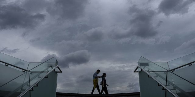 Το Χονγκ Κονγκ “κλείνει” εν όψει του υπερτυφώνα Ραγκάσα