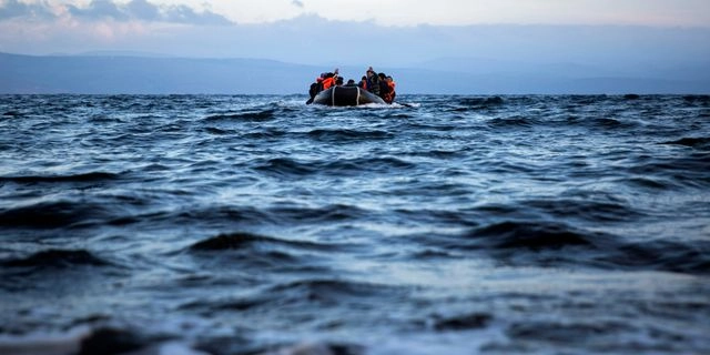 Βάρκα με μετανάστες
