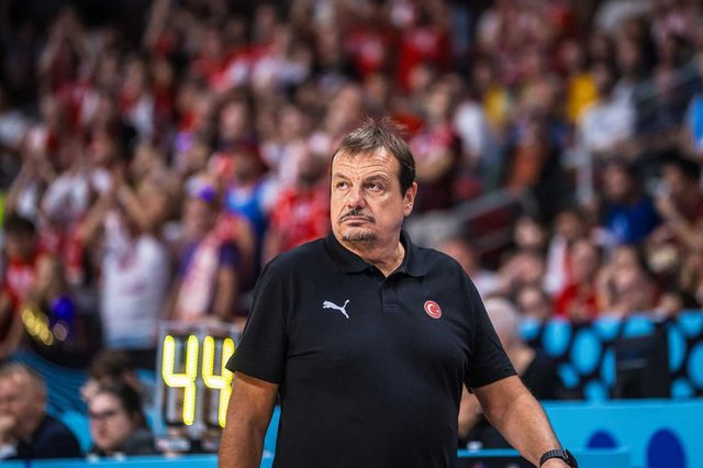 Αταμάν για Γιάννη: “Kάνει συνέχεια επιθετικά φάουλ και πρέπει να τα σφυρίξουν”