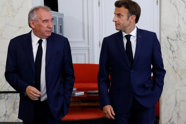 Η Γαλλία στο χείλος του γκρεμού – Ο Μπαϊρού αντιμέτωπος με την ψήφο εμπιστοσύνης