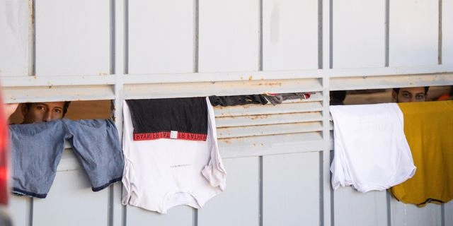 Είσαι αναγνωρισμένος πρόσφυγας χωρίς δουλειά; Τότε δεν θα έχεις ούτε ΑΜΚΑ
