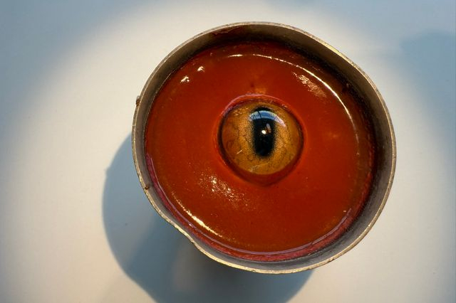 Το sheep eyeball juice (χυμός με μάτι προβάτου) είναι ένα ιδιαίτερο παρασκεύασμα που προέρχεται από τη Μογγολία και αποτελείται από έναν τουρσί (pickled) βολβό ματιού προβάτου τοποθετημένο μέσα σε ένα ποτήρι με χυμό ντομάτας.