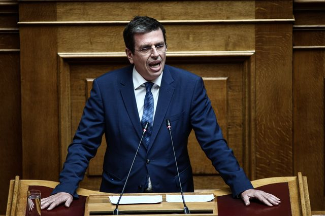 Βγήκαν μαχαίρια στη ΝΔ για το μεταναστευτικό
