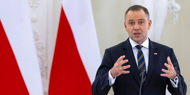 Κάρολ Ναβρότσκι: “Πρέπει να κάνουμε το παν για να είμαστε έτοιμοι για πόλεμο”