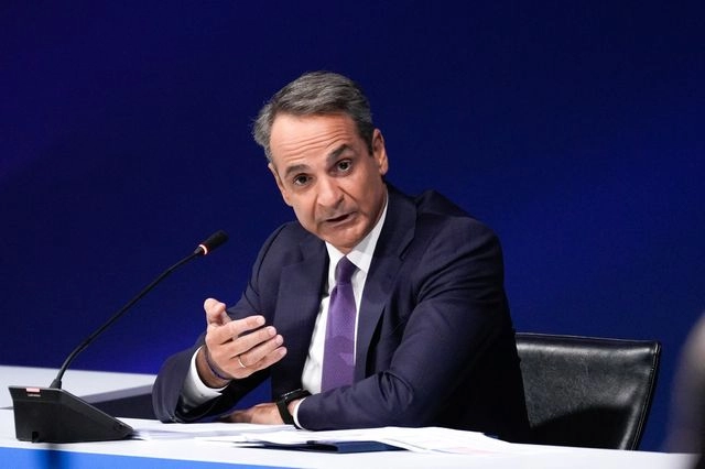 Τα μηνύματα Μητσοτάκη στους “δελφίνους” και ο ορίζοντας του 2027