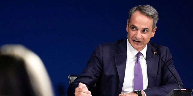Όταν πολιτική κάνουν σύμβουλοι και δημοσκόποι, οι πολιτικοί πάνε περίπατο…