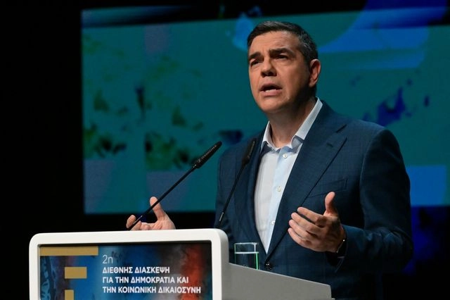 Tσίπρας: Συρρικνώνουν το κοινωνικό κράτος, ενώ αυξάνουν τις απευθείας αναθέσεις