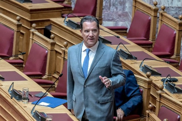 Πονηρός Άδωνις: Εγκωμιάζει Τσίπρα, προειδοποιεί Μητσοτάκη…