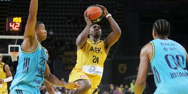 ΑΕΚ – Φενέρμπαχτσε 102-102: Πήγαν στη δεύτερη παράταση, δεν την έπαιξαν και έληξε ισόπαλο