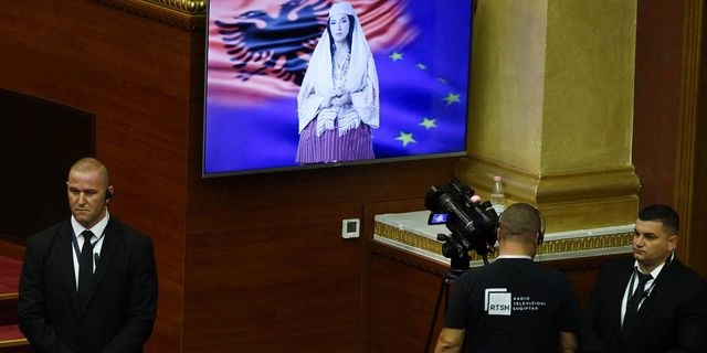 Το ρομπότ – υπουργός του Ράμα έφερε χάος στη Βουλή της Αλβανίας