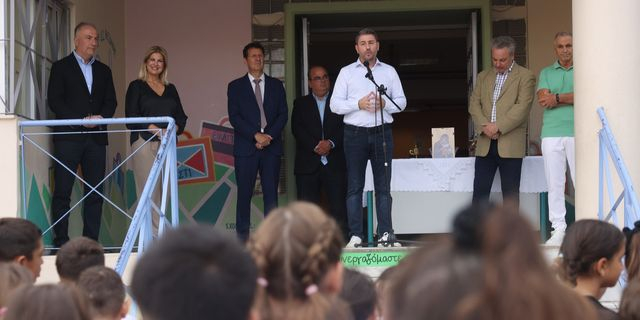 Στον αγιασμό σχολείων της Θεσσαλονίκης ο Ανδρουλάκης – “Προτεραιότητά μας η δημόσια Παιδεία”