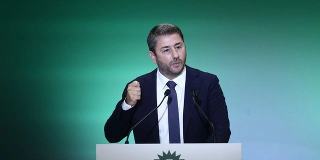 Οι προτάσεις Ανδρουλάκη για την επόμενη μέρα της ΔΕΗ, τη βιομηχανία και το αγροτικό πετρέλαιο
