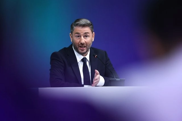 Εσωκομματικό μήνυμα Ανδρουλάκη: “Δουλειά για το πρόγραμμα, όχι πάσες στη ΝΔ”