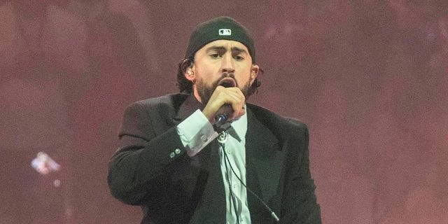 Ο Bad Bunny δεν συμπεριέλαβε τις ΗΠΑ στην περιοδεία του επειδή φοβόταν εφόδους της ICΕ