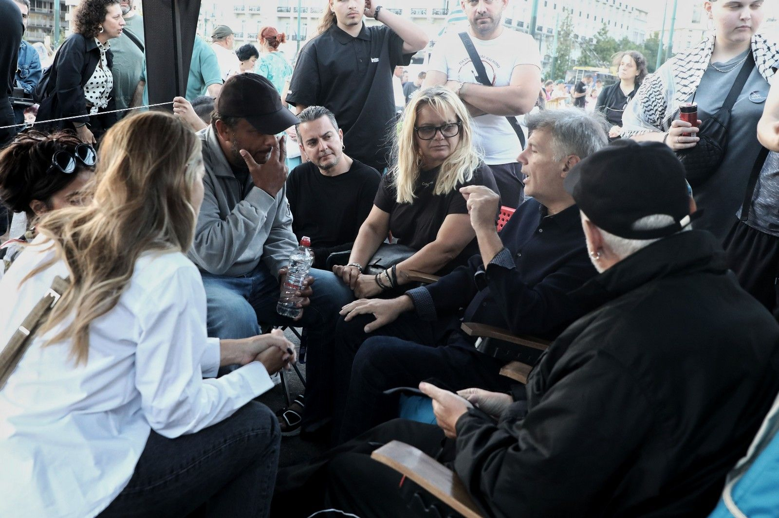 Νατάσσα Μποφίλιου και Φοίβος Δεληβοριάς στο πλευρό του Πάνου Ρούτσι