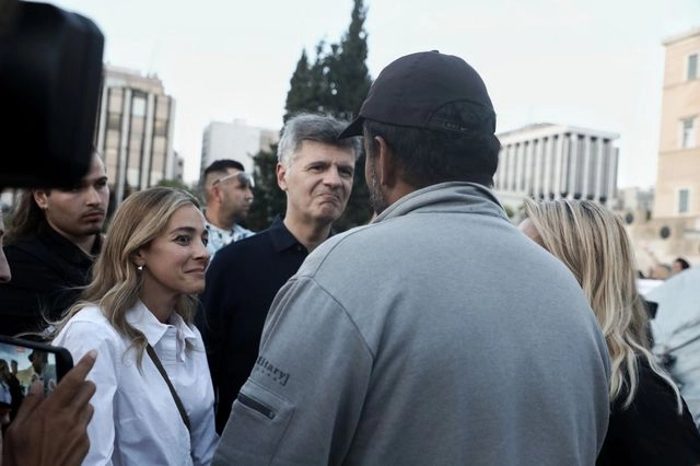 Νατάσσα Μποφίλιου και Φοίβος Δεληβοριάς στο πλευρό του Πάνου Ρούτσι