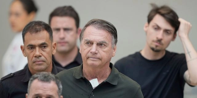 Στο νοσοκομείο με ξαφνική αδιαθεσία ο Μπολσονάρο