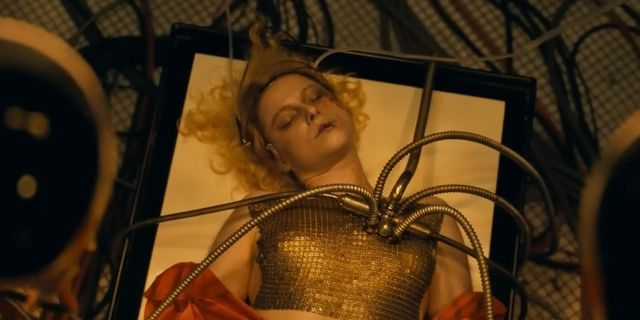 “Τhe Bride”: Κυκλοφόρησε το ανατιχιαστικό trailer της ταινίας της Μάγκι Τζίλενχαλ