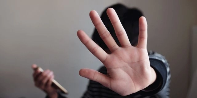 Σοκ στην Ιταλία: Αυτοκτόνησε 14χρονος λόγω σχολικού εκφοβισμού και ομοφοβίας