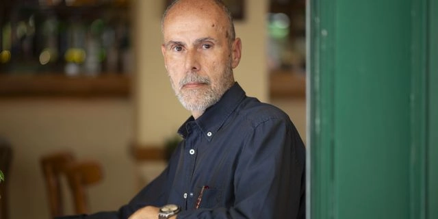 Νίκος Δαββέτας: “Η μητέρα μου με τον τρόπο της είπε: Όπως με βλέπεις να πεθαίνω, γράψε”