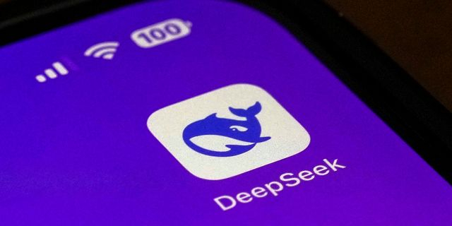 Η DeepSeek εκπαίδευσε μοντέλο της με μόλις 294.000 δολάρια