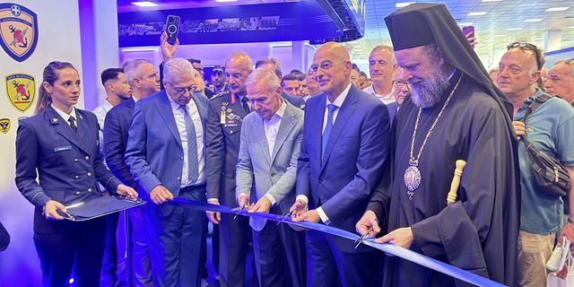 ΔΕΘ 2025: Οι γαλάζιες παρουσίες στο περίπτερο του υπ. Άμυνας και τα μηνύματα Δένδια