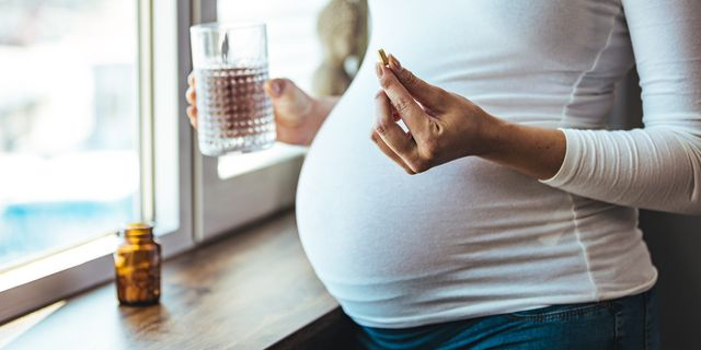 Λήψη φαρμάκου από έγκυο (φωτογραφία αρχείου)